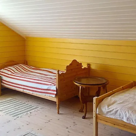 Four-bedroom In Follafoss